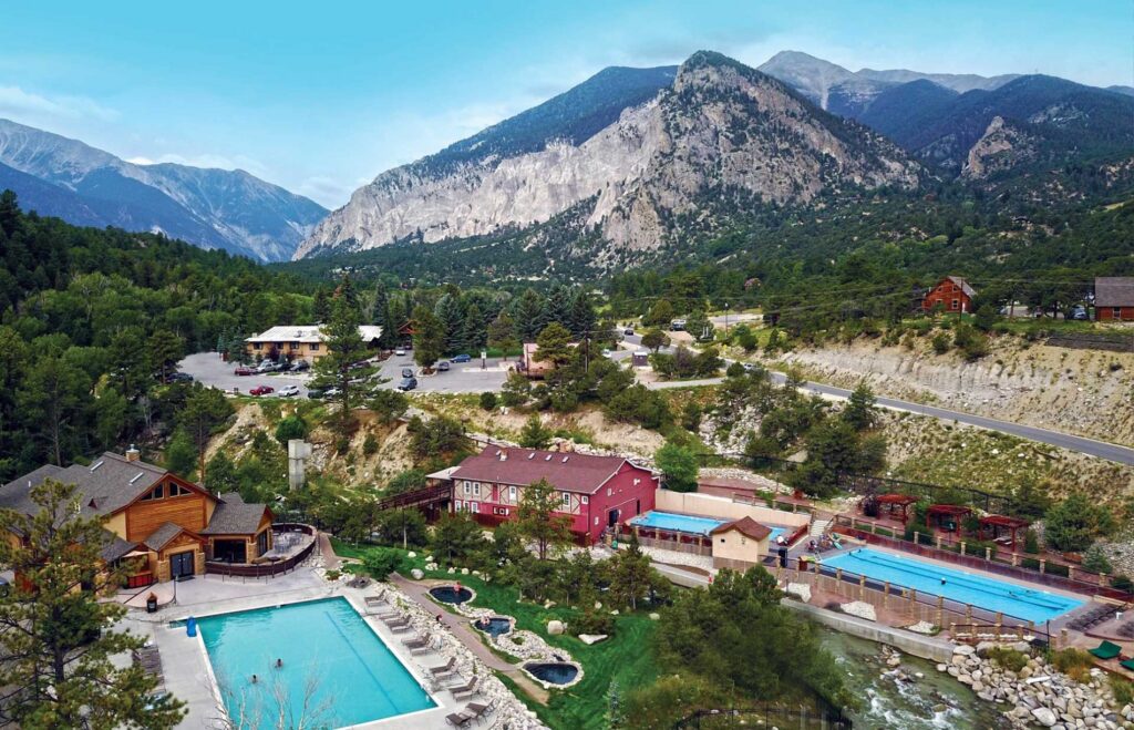 community-nathrop-hotsprings